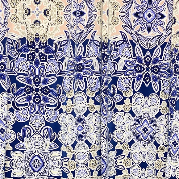 Lavish 3X Top Shirt Blue Pink Paisley Scoop Neck Sleeveless Stretch Casual - Picture 2 of 7